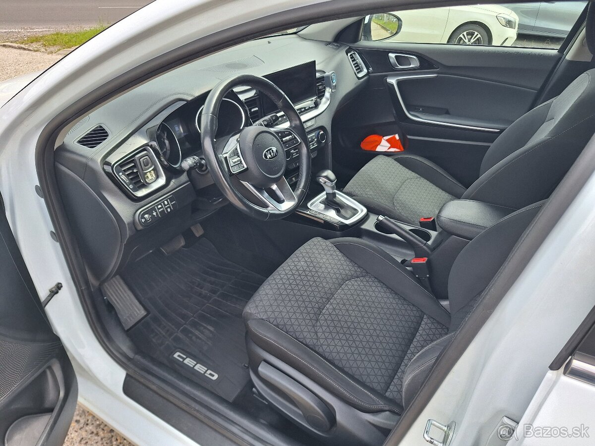 Kia Ceed SW 1.6 CRDi 136k Gold A/T r.v.2020, kúp. v SR - 6