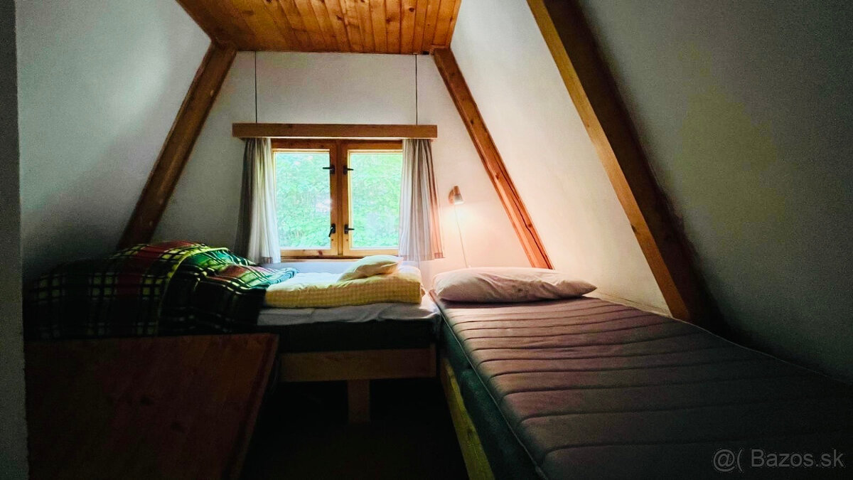 Chata s panoramatickým výhľadom na Súľovské skaly. - 6