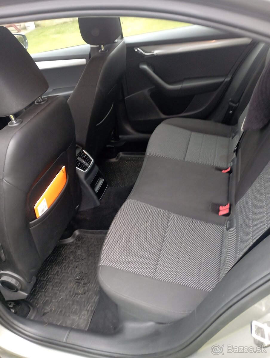 Predám Škoda Octavia 1.6 TDI v zachovalom stave - 6