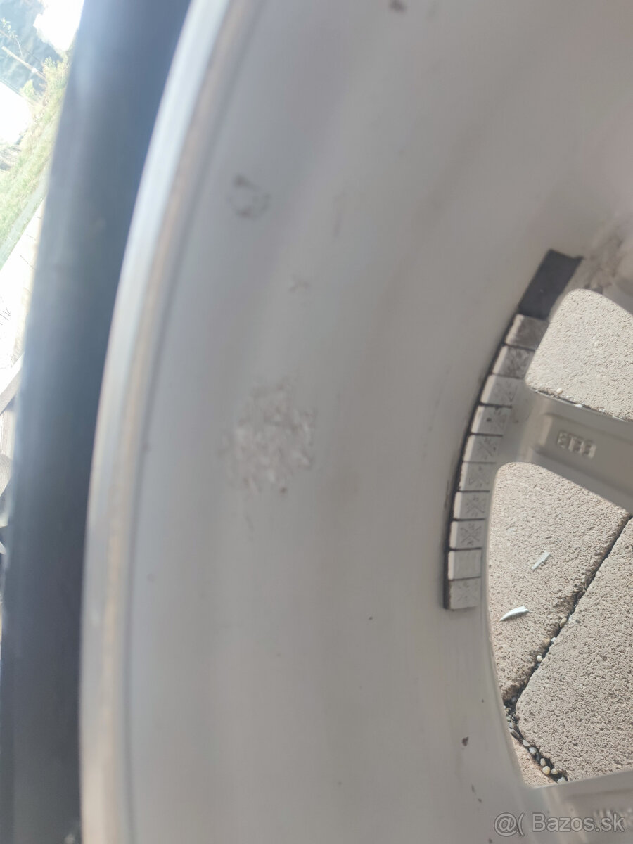 Zimný komplet R17 na Audi Q3 - 6