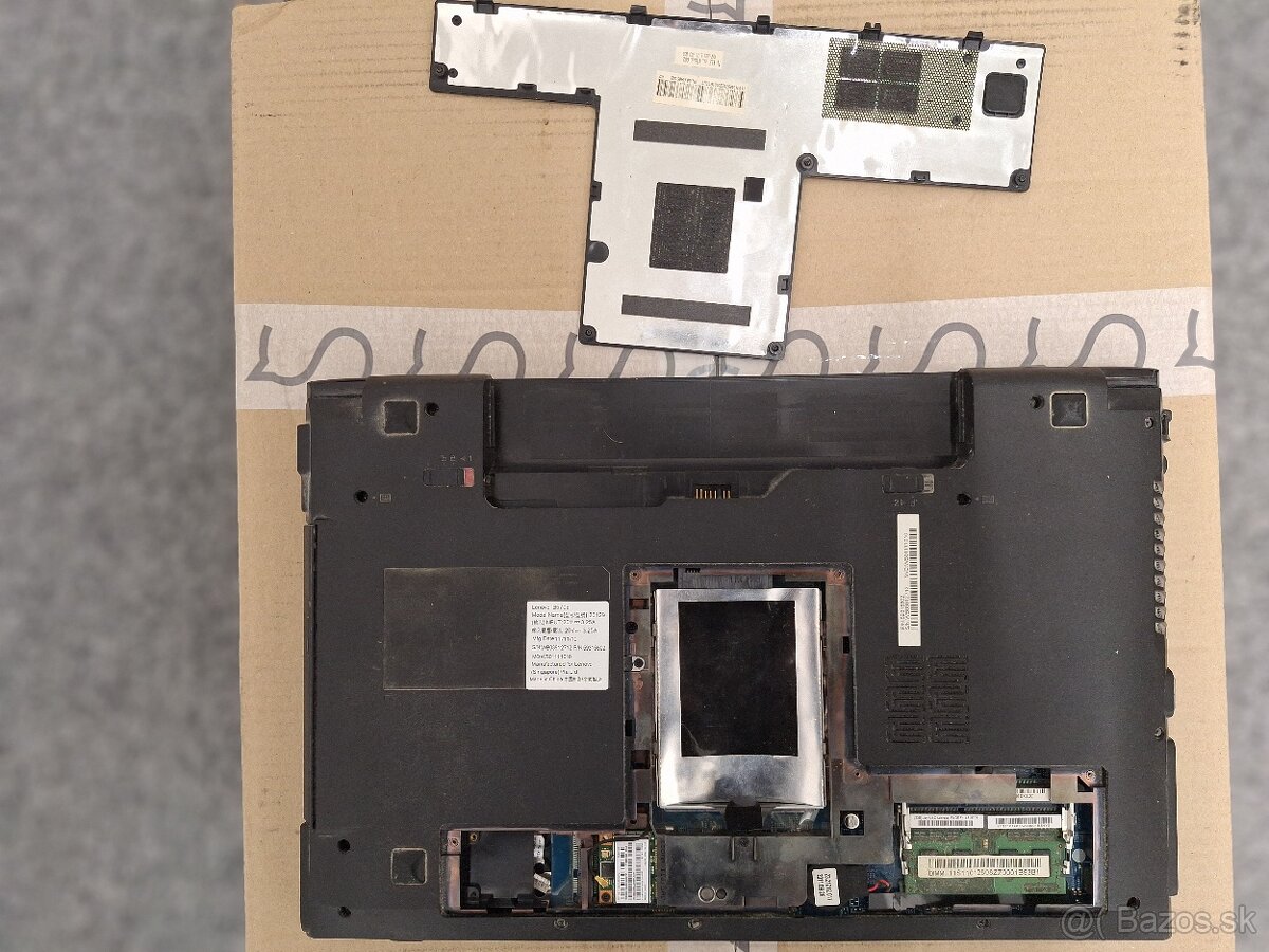 Predám nefunkčný notebook Lenovo B570e - 6
