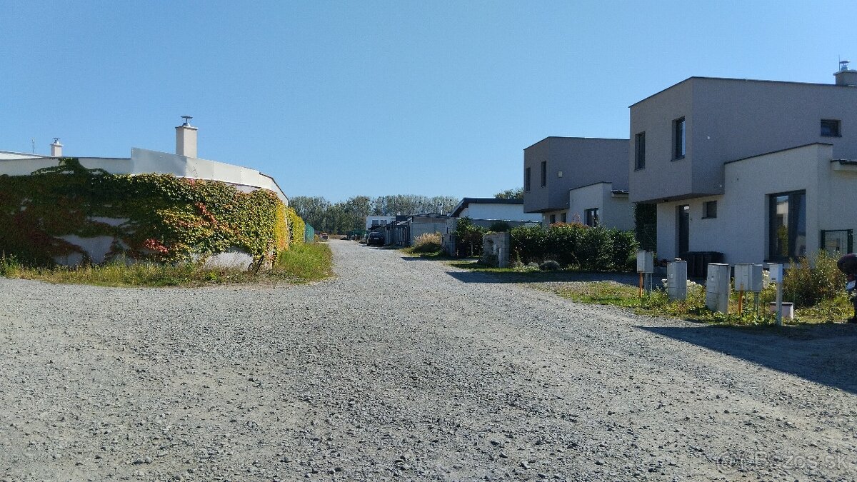 V PREŠOVE LUKRATÍVNY STAVEBNÝ POZEMOK - 6
