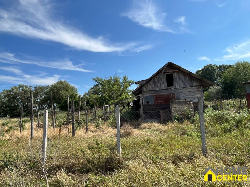 NA PREDAJ pozemku so starým domom pri Komárne - 6