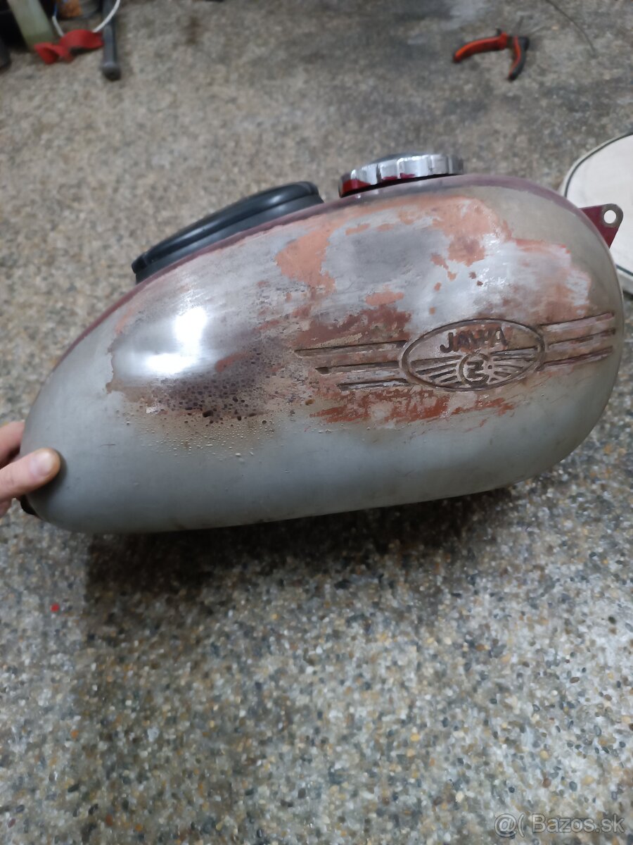 Predám nádrž Jawa ČZ - 6