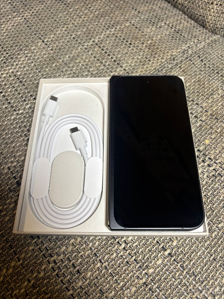 Google Pixel 9 Pro Fold NOVÝ 16gb/512gb - 6