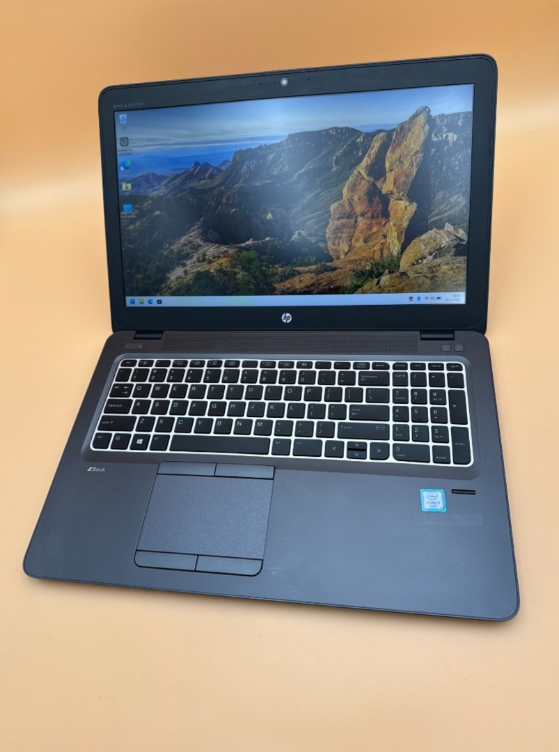Notebook HP ZBook i7-6500U / 32GB RAM / 1TB SSD - 6