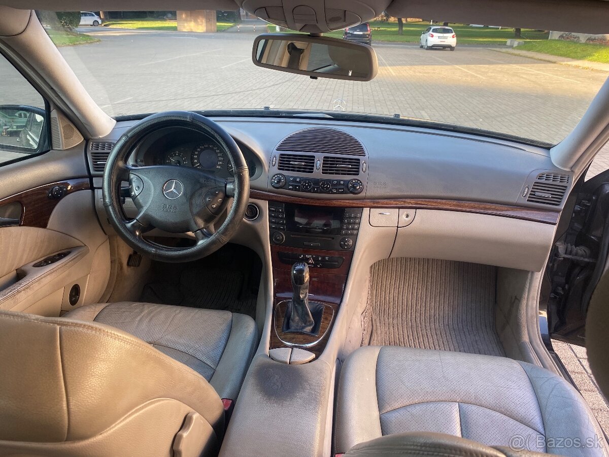 Mercedes-Benz E240 - 6