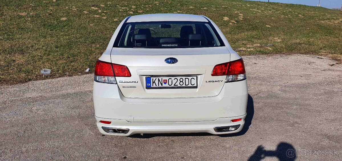 SUBARU LEGACY limuzína 2.5 benzin - 6
