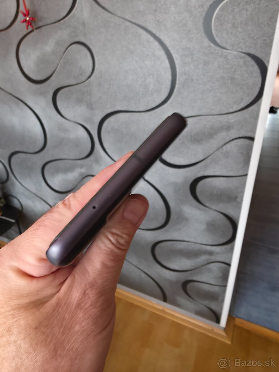 Predám Samsung galaxy S21 FE - 6