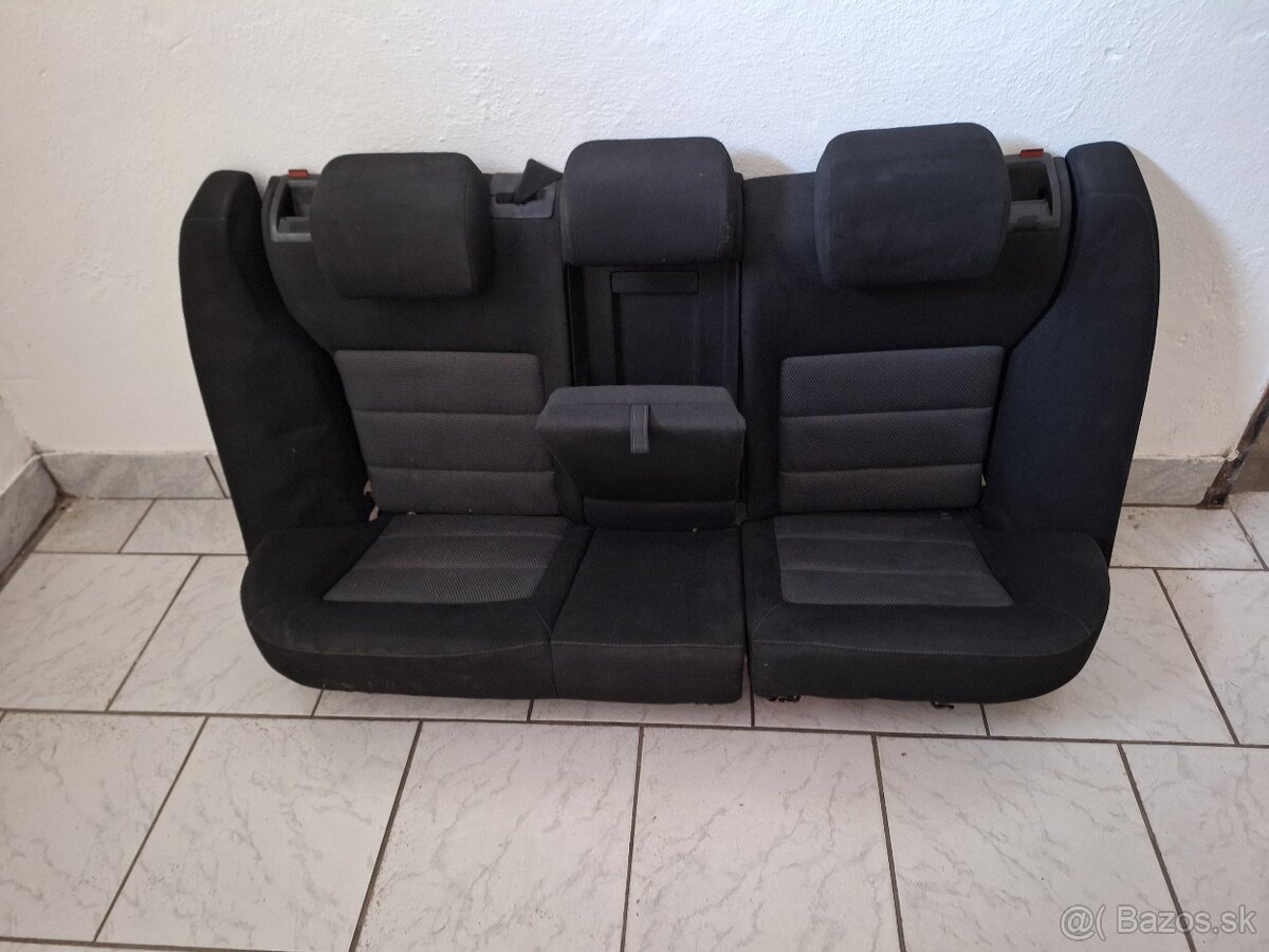 Predám sedačky škoda octavia II - 6
