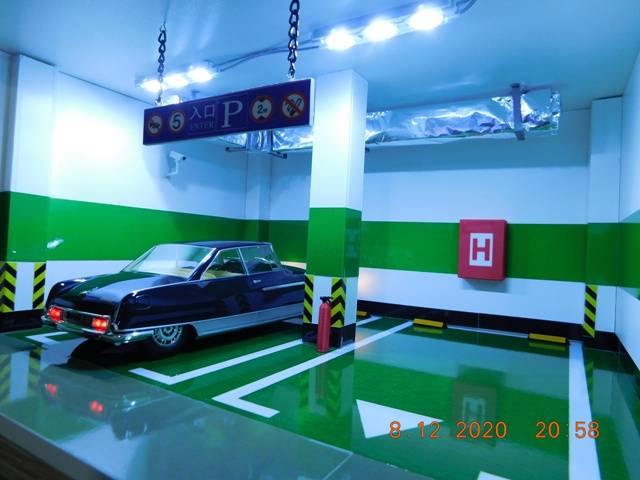 diorama podzemná garáž pre modely 1:18 - 6