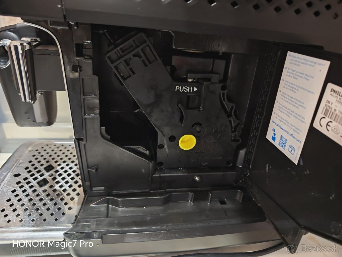 Espresso kavovar Philips LatteGo 3200 - 6