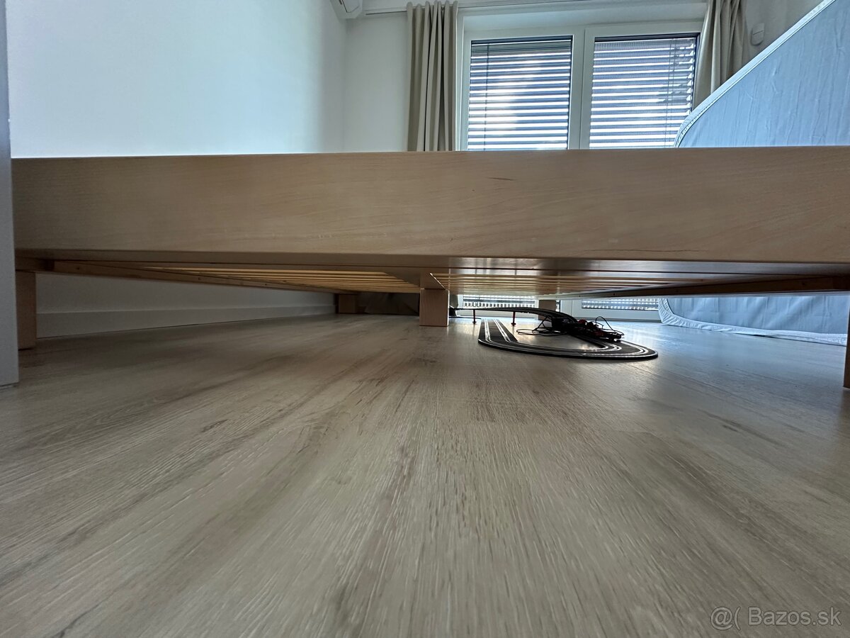 Masívna posteľ 140x200cm - 6