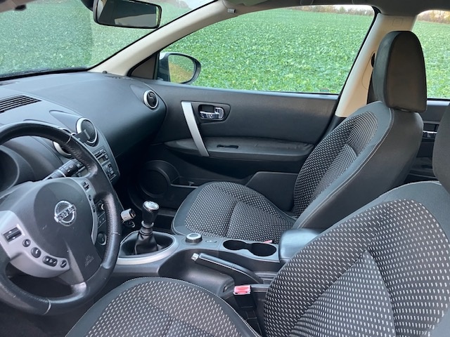 Predám Nissan Qashqai typ J10, diesel 4x4, rok výroby 2008. - 6