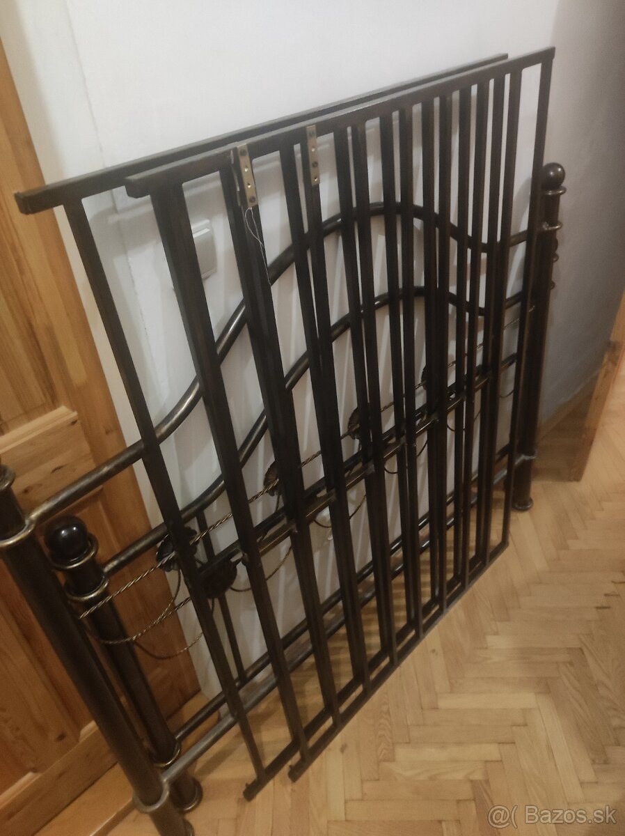 Predám posteľ s rozmermi 1,4 x 2,0 - 6