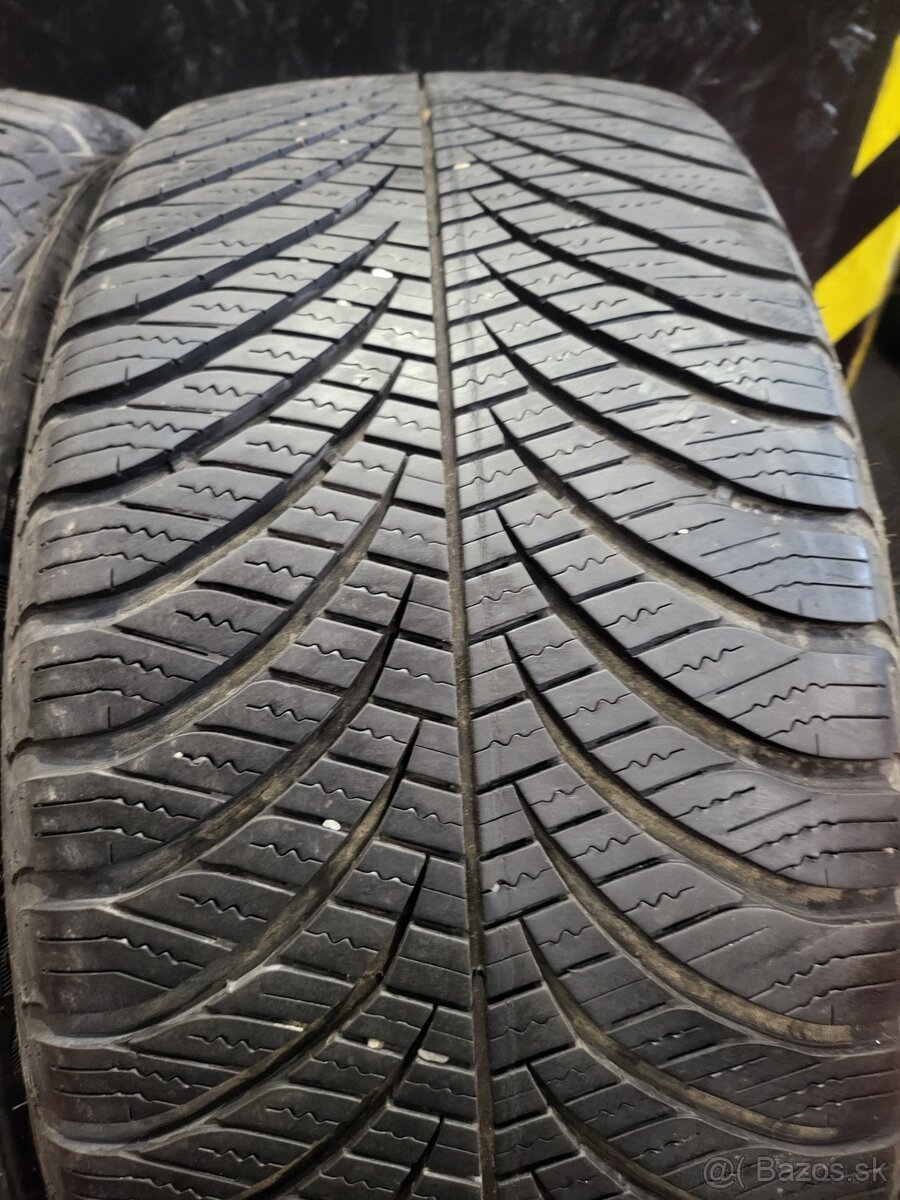 235/45 R17 Goodyear celoročné pneumatiky - 6
