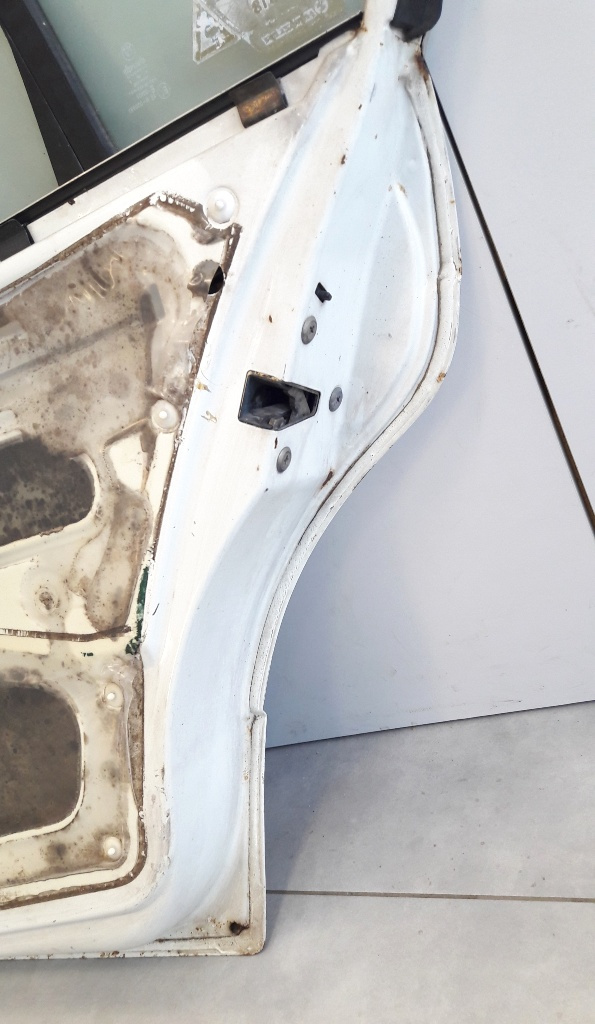 BMW 3 E30 Zadné dvere - 6