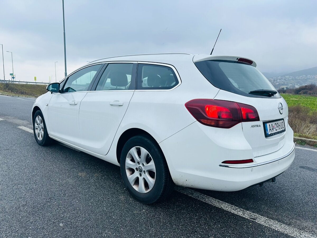 Opel Astra Sports Tourer – 1.6 diesel – výbava COSMO - 6