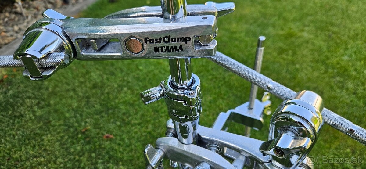 Stojany na mikrofóny, svetla, mix pulty, noty atď. - 6