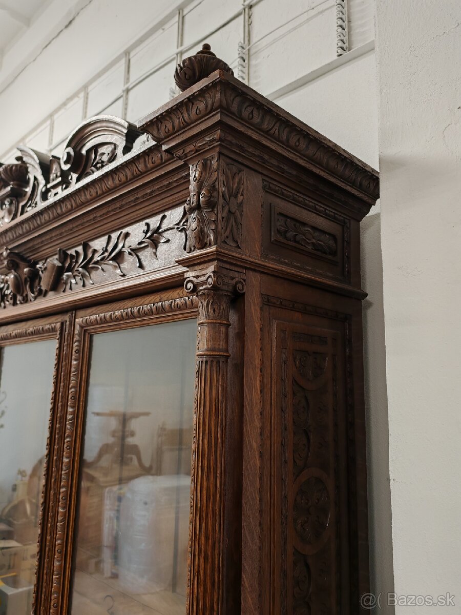 Starožitná vitrína - 6