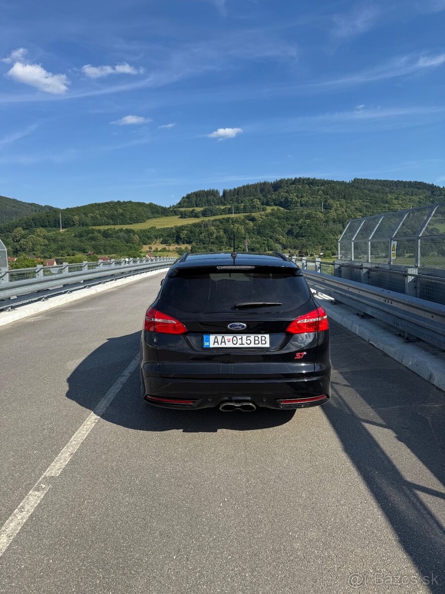 Ford Focus ST 2.0 Benzin - 6