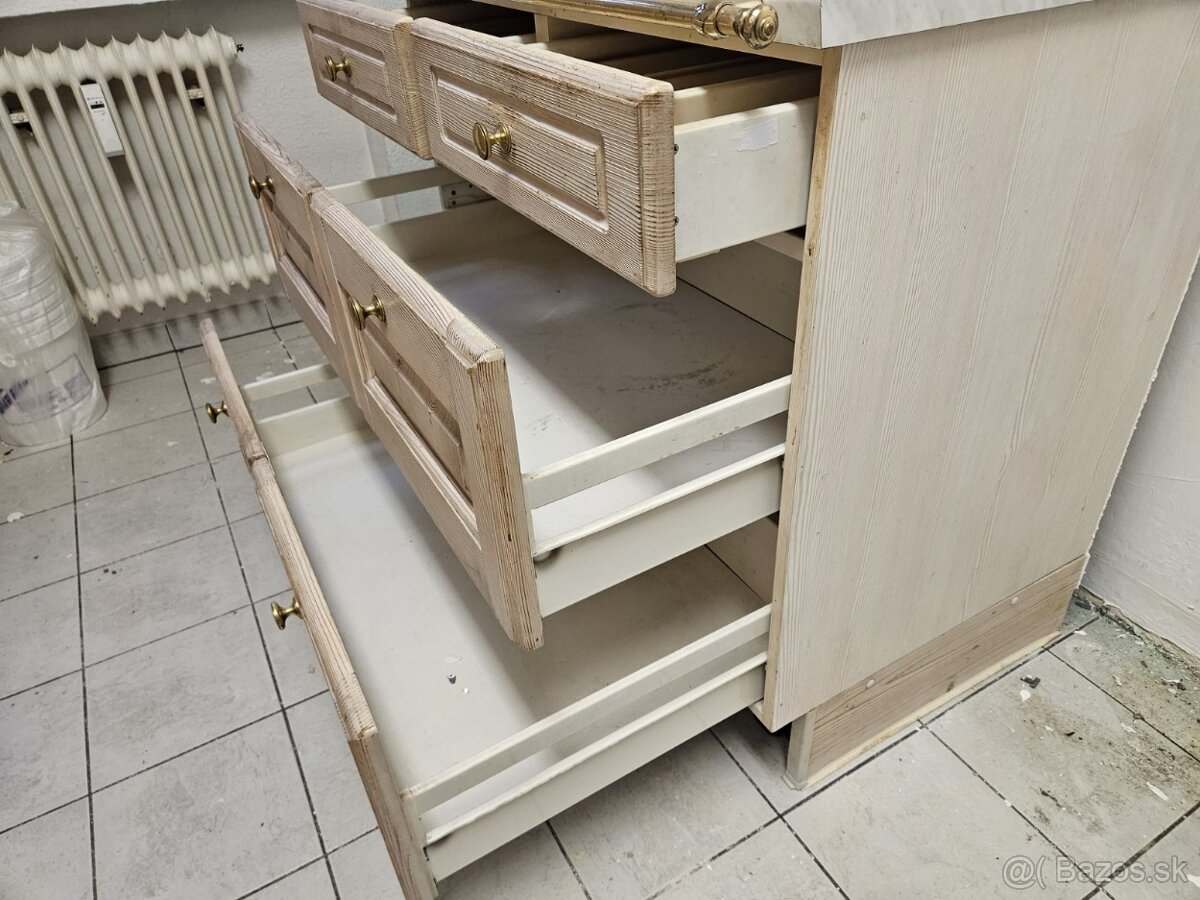 Masívna kuchynská linka z Nemecka so spotrebičmi - 6