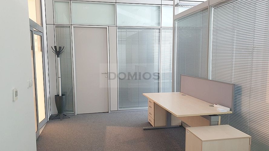 Klimatiz. kancel. celok (117,00 m2, parking, KE-St. mesto) - 6