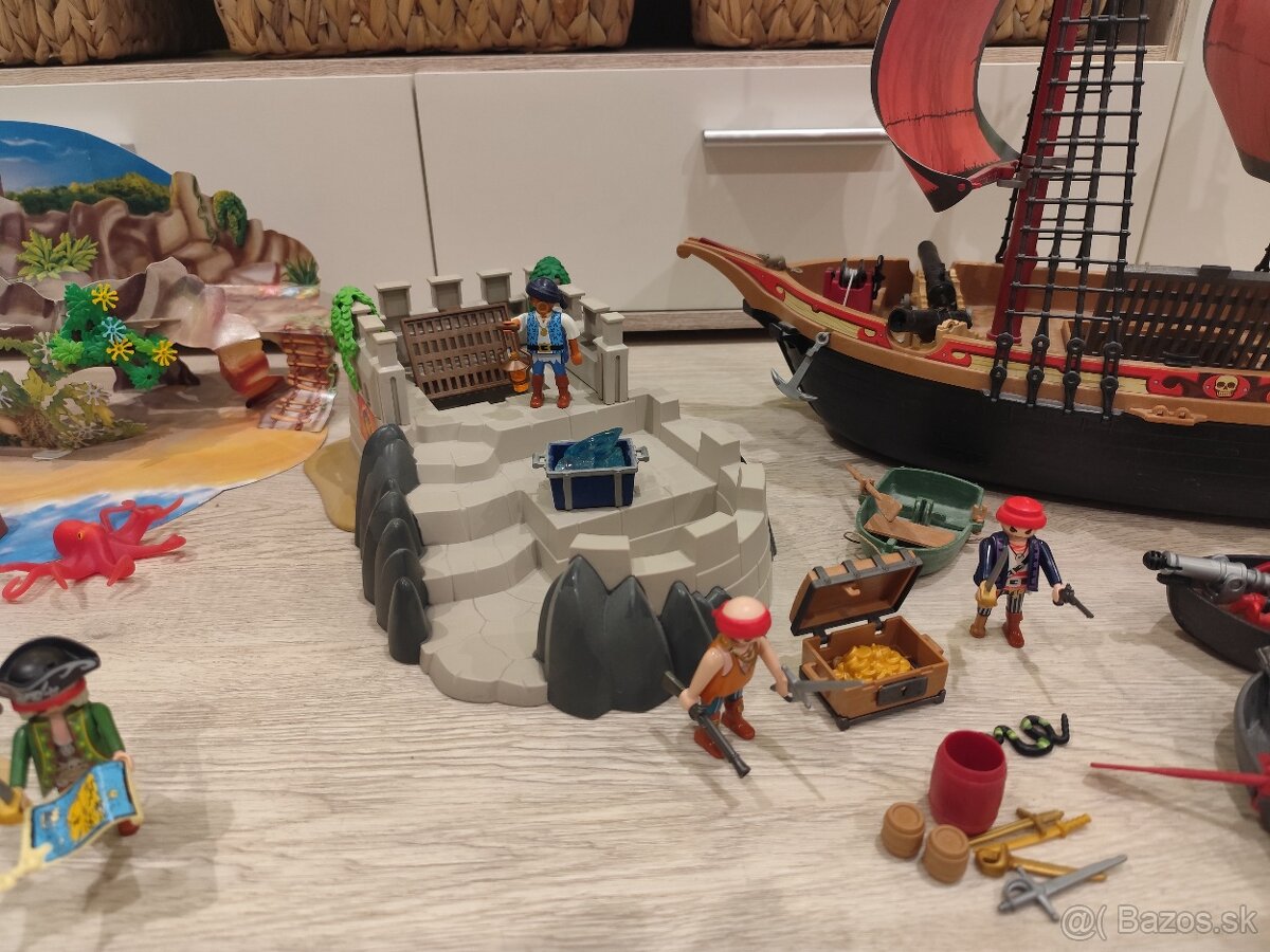 Obrovská Pirátska loď a ďalšie časti PLAYMOBIL - 6