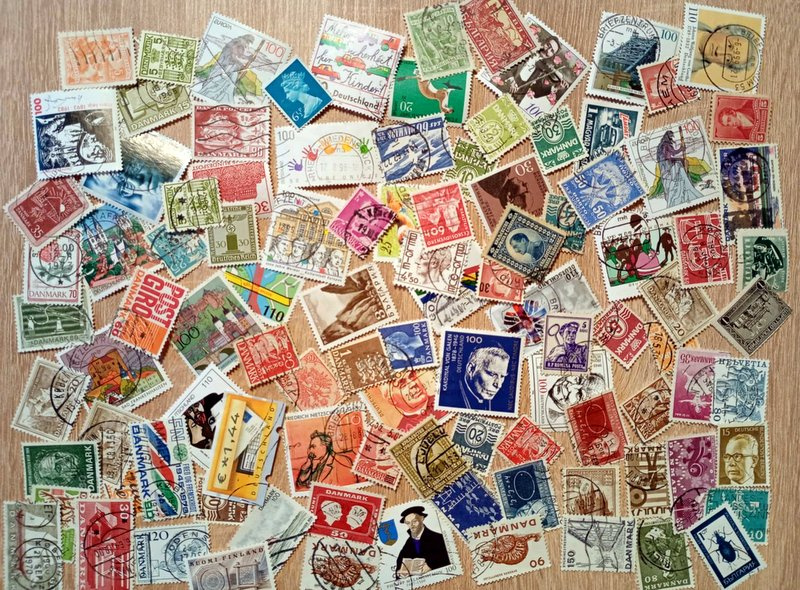 Predám balík poštových známok 1000 ks. č 3 - 6