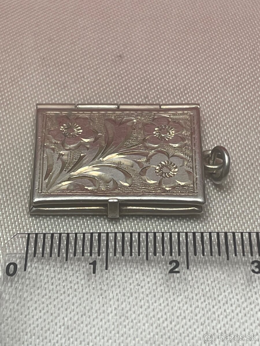 starozitny strieborný medailon - 6