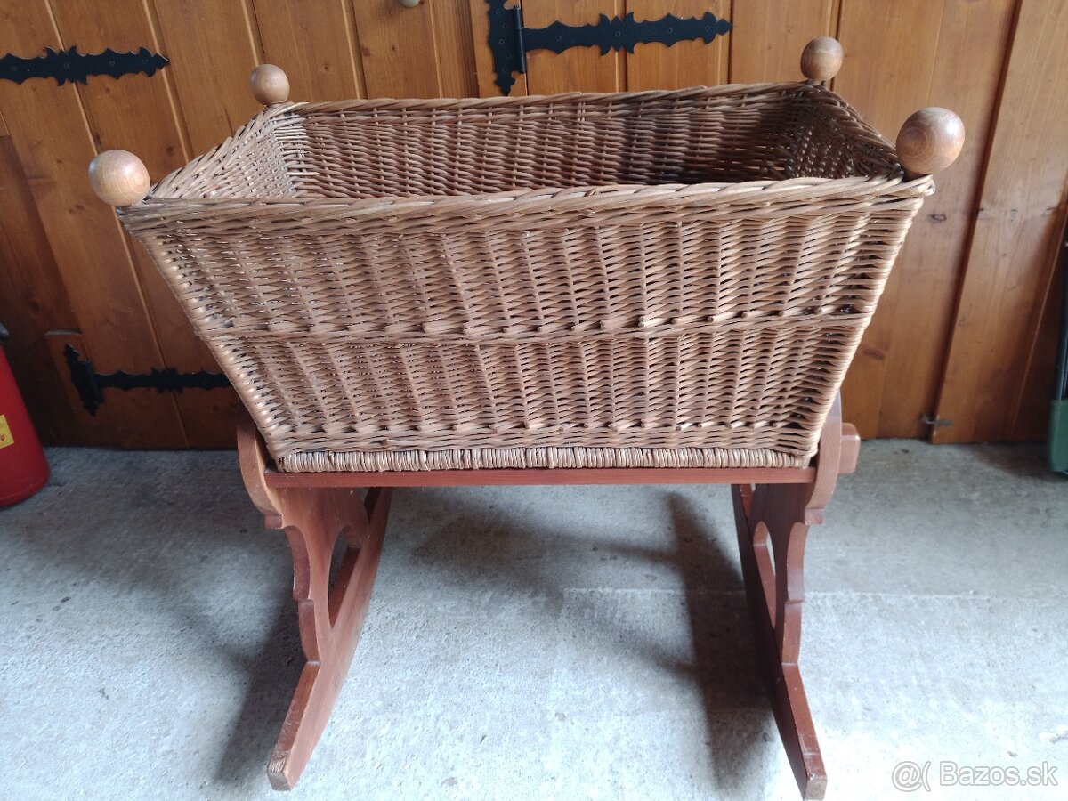 KOLÍSKA DETSKÁ - Z masívu a prútia. - 6