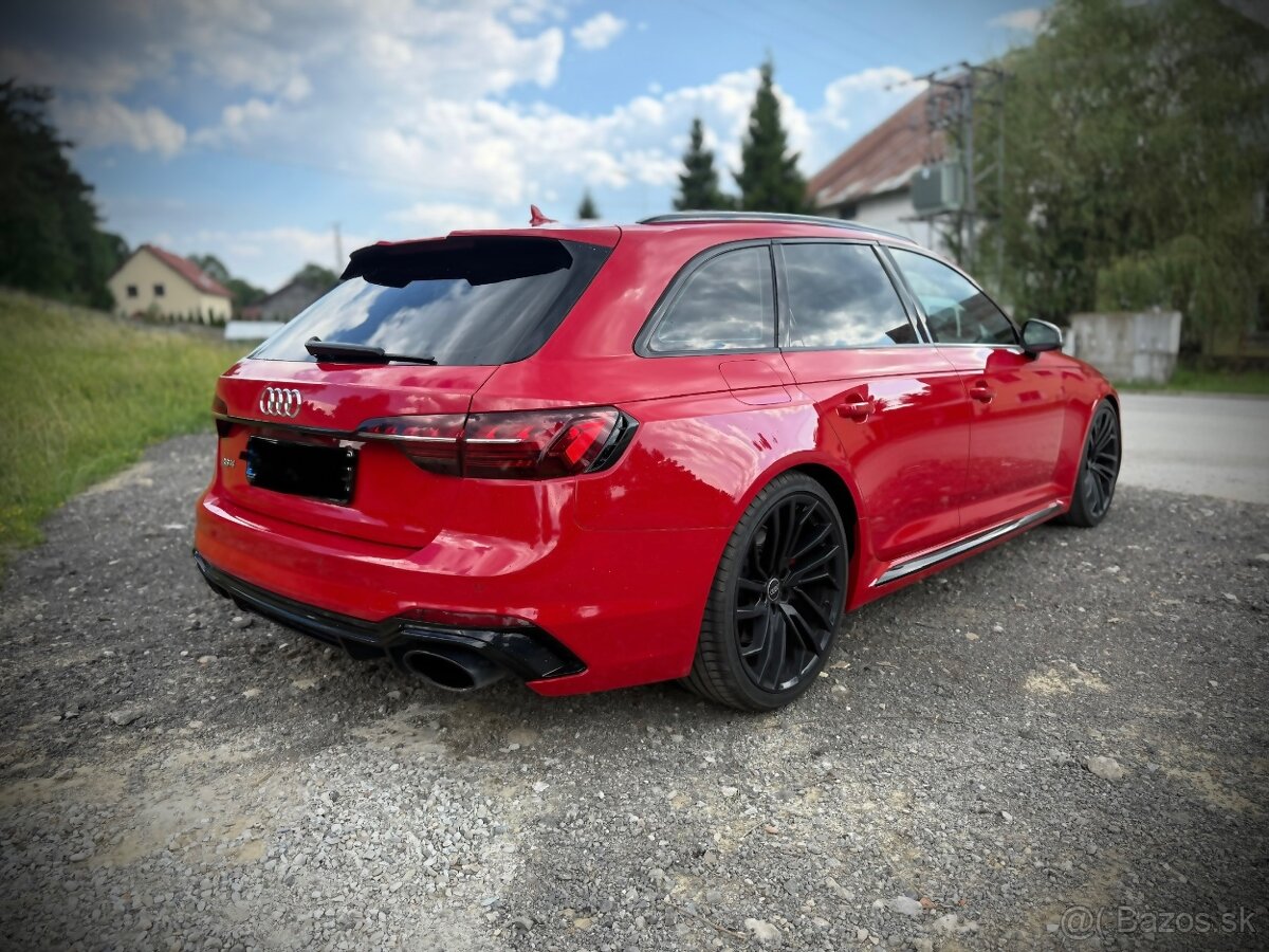 Audi RS4 COMPETITION MATRIX VIRTUAL Red/Black - 6