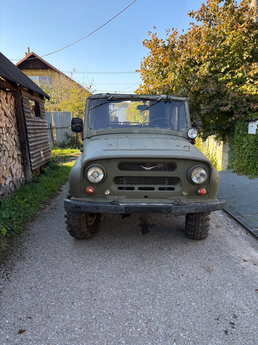 Uaz 469 2.4 - 6