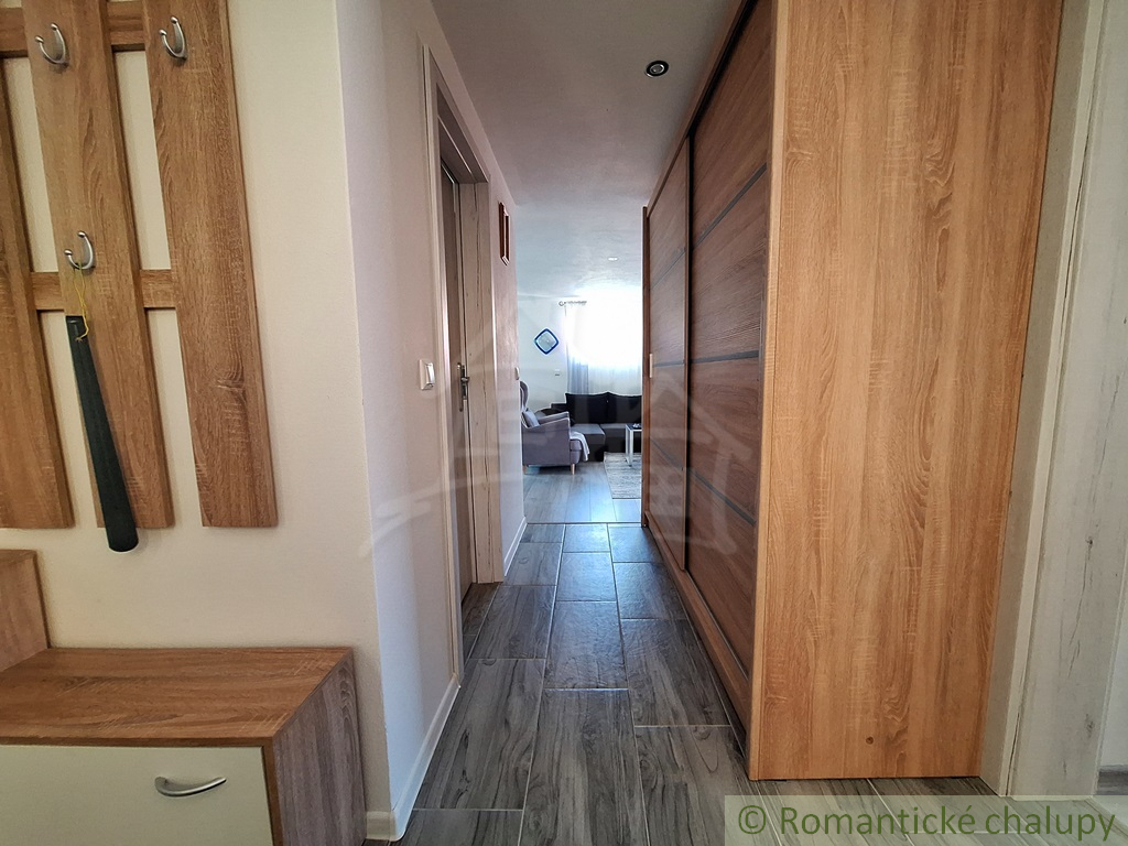 Rozostavaná chalupa pri potoku v malebnej dedinke na Lipto - 6