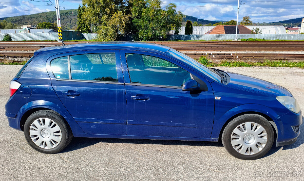 Opel Astra H 2007 benzin 1.6 85kW - 6