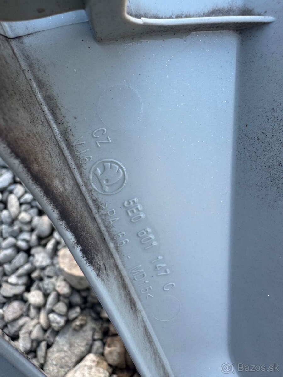 Original skoda puklice r16 - 6