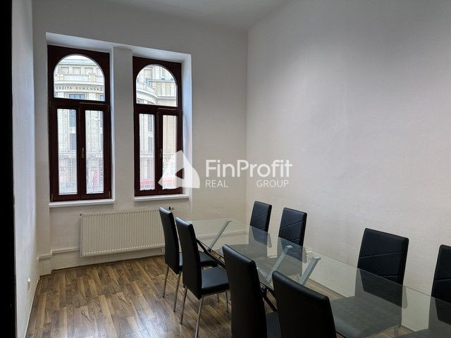 Kancelársky priestor s vlastným zázemím na prenájom - 107 m2 - 6