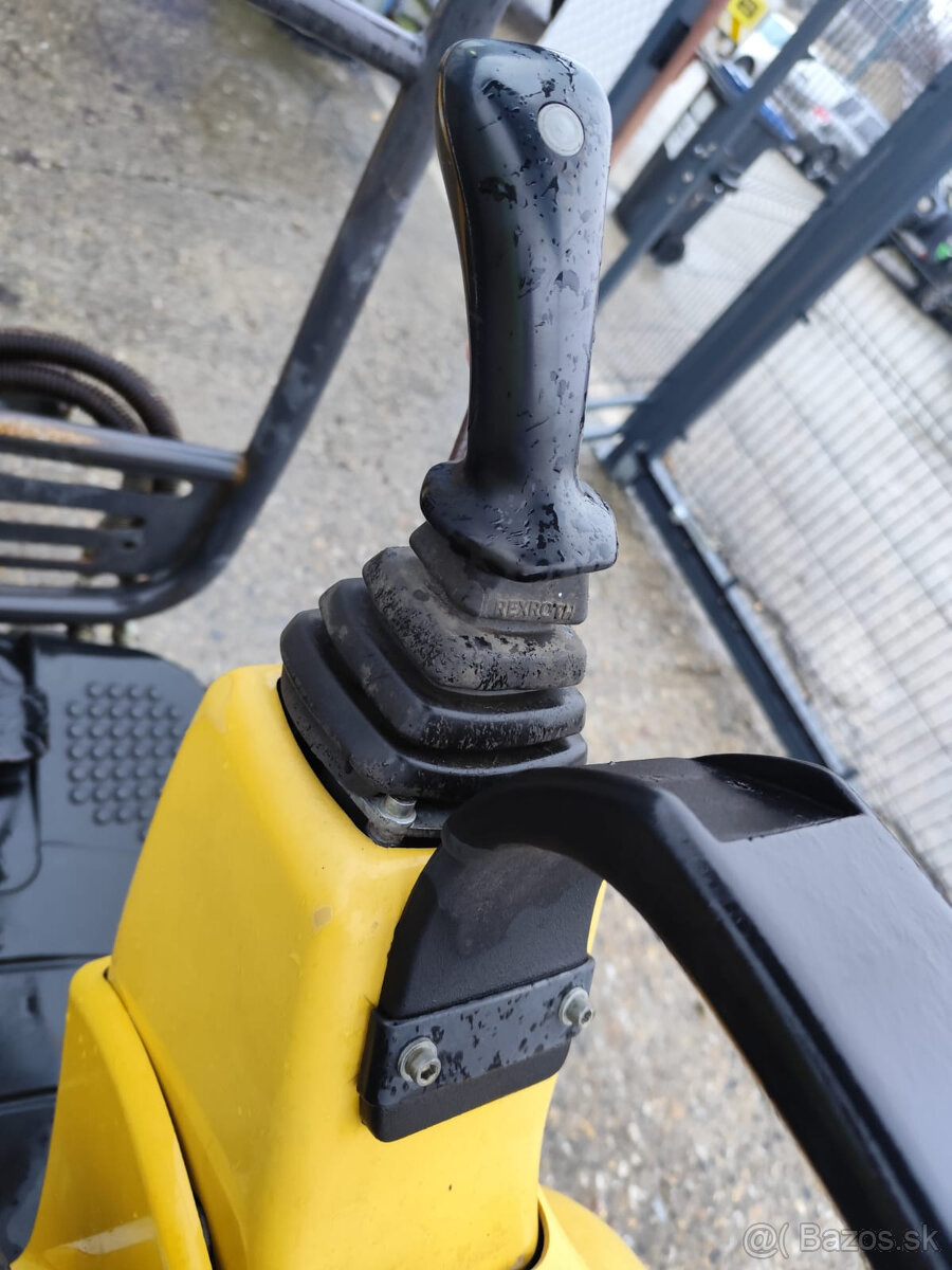 Mini bager Komatsu PC16 - 6