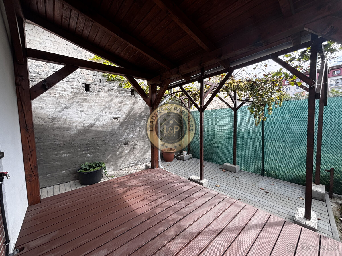 Rodinný dom s 2 bytovými jednotkami NA PREDAJ, VAJNORY - 6