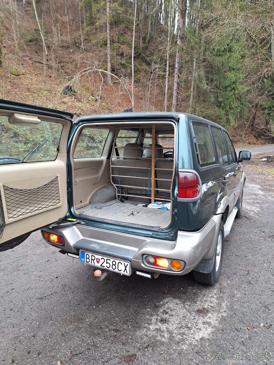 Nissan Terrano 2 - 6