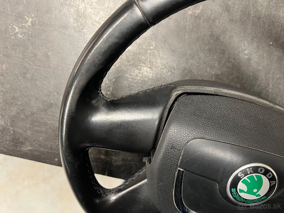 Predám zachovalý volant do Škoda octavia 2 facelift - 6