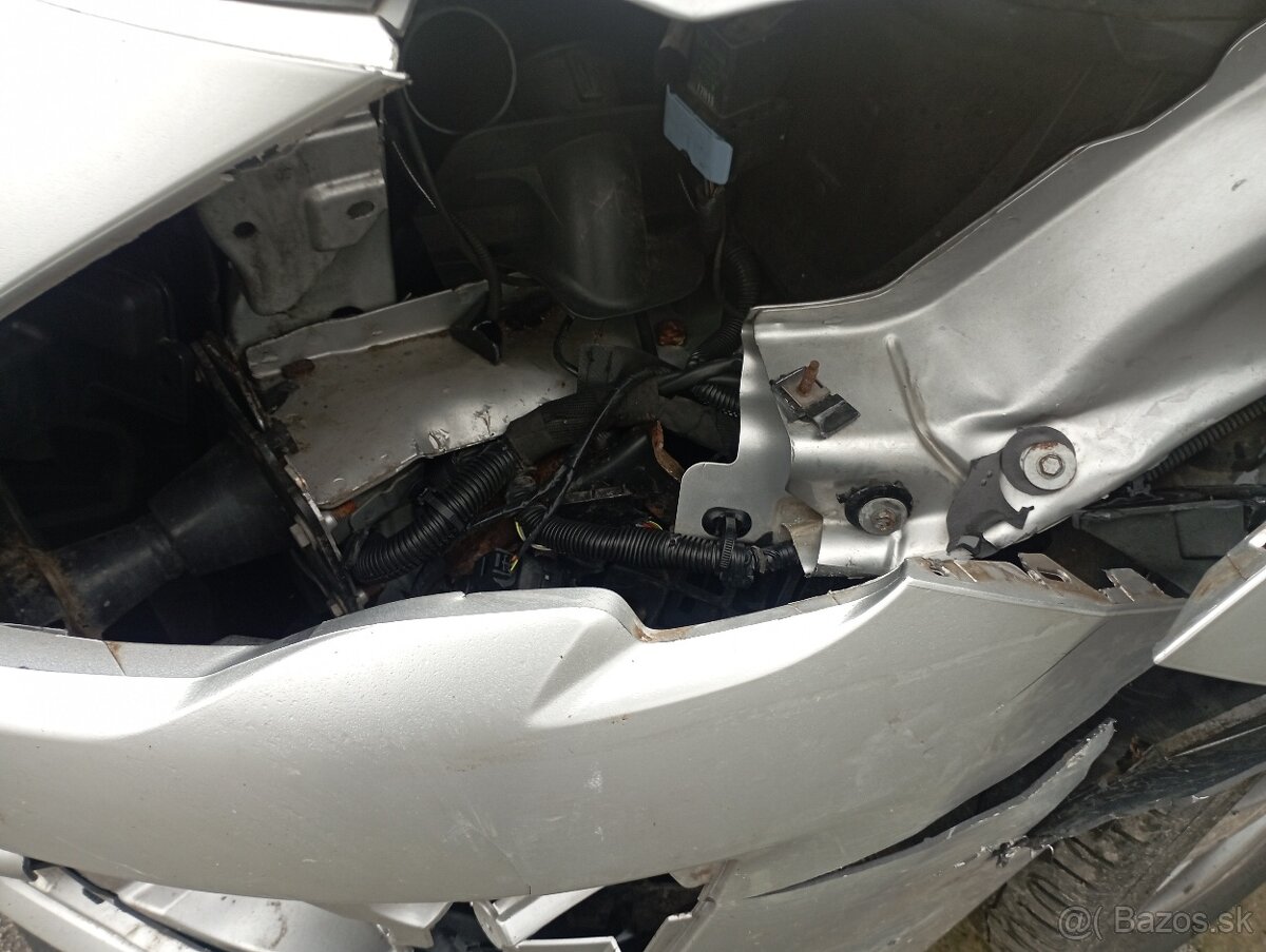 Peugeot 3008 1,6 HDI,84 kw - 6