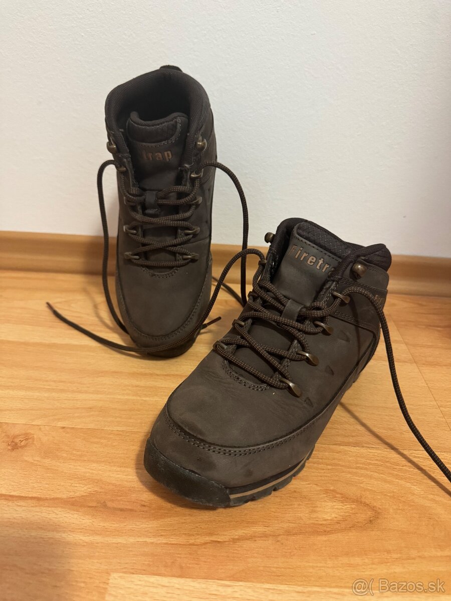 Topánky - 13 párov - 6