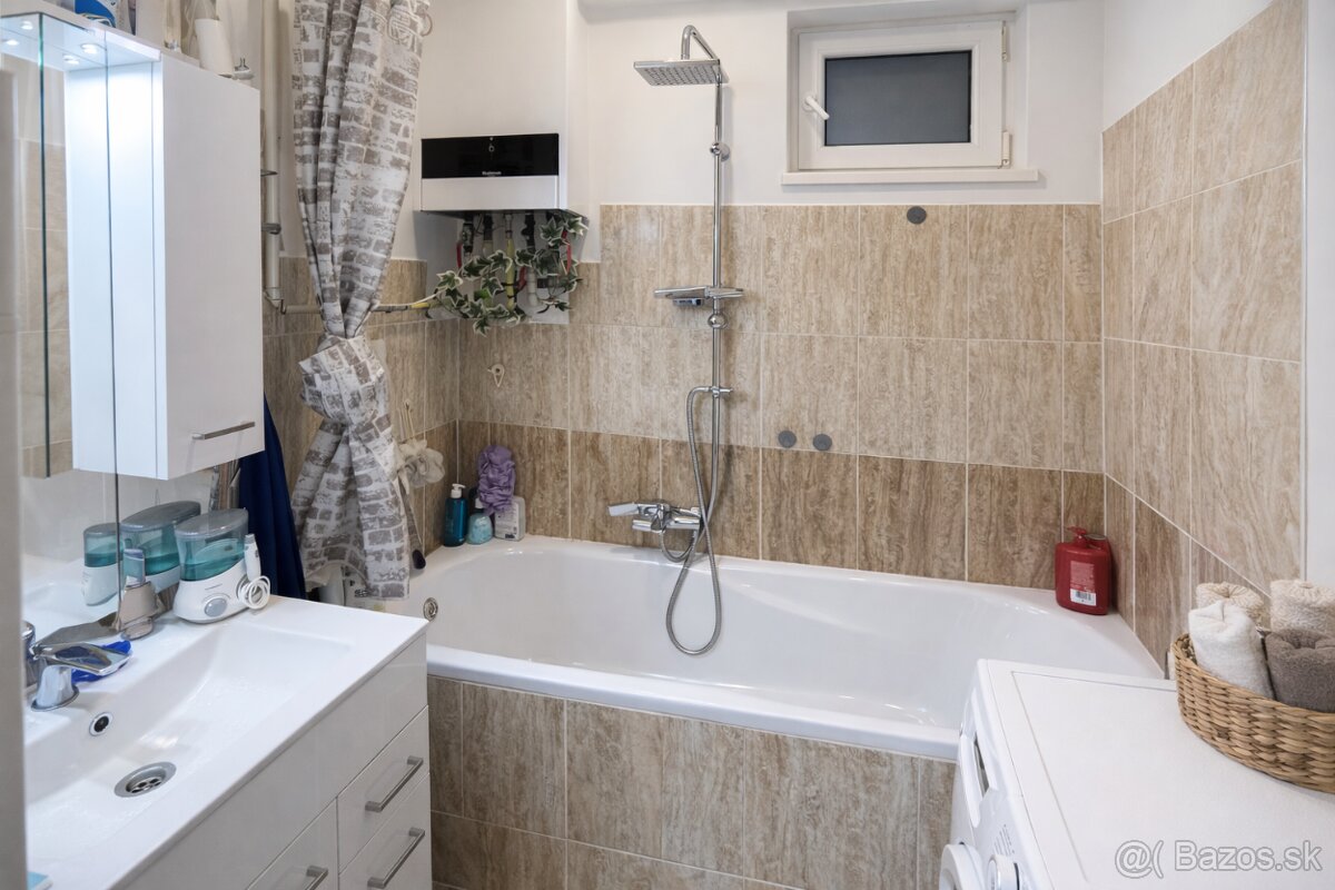 3-izbový byt s garážou – 2 balkóny, 3 klímy - 6