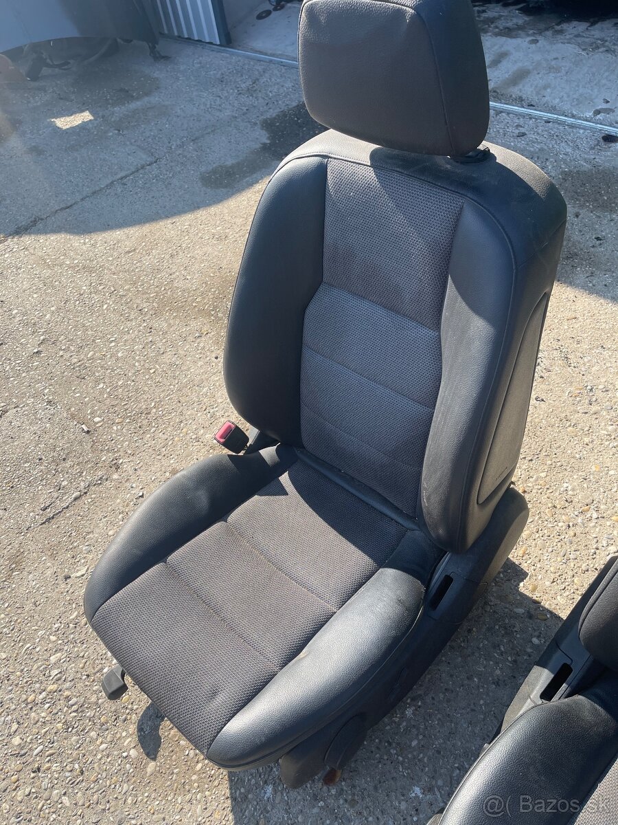 Mercedes w204 c class sedan kombi sedačky - 6