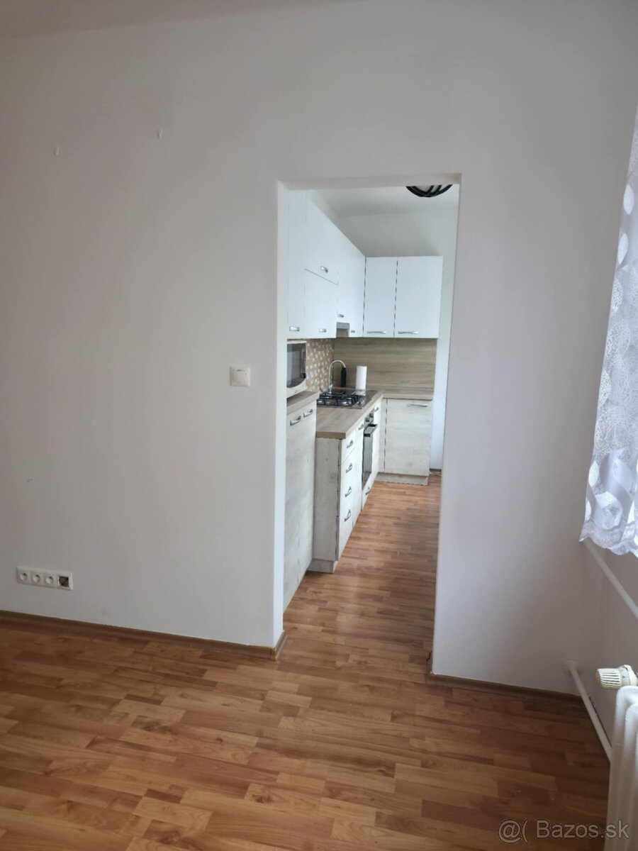 Predaj 2 izbového bytu v centre Popradu - 6