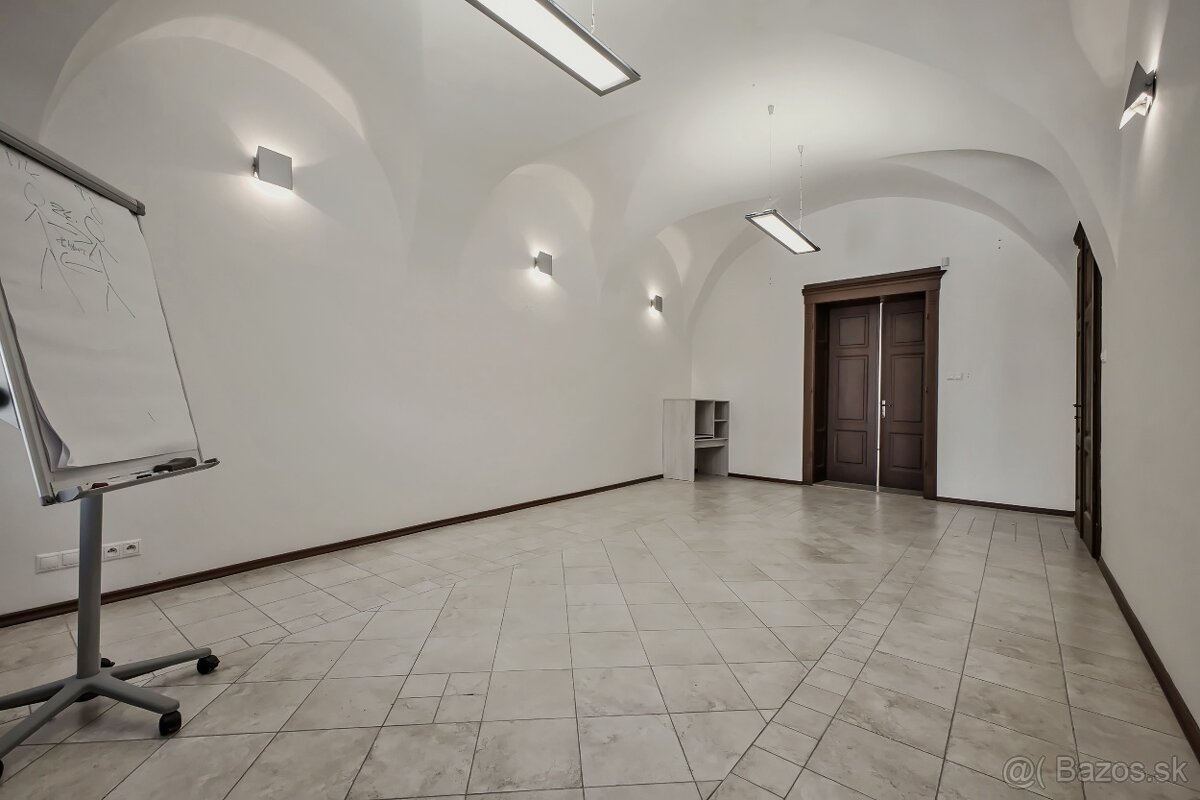 Prenájom kancelárie v centre Trnavy–Hviezdoslavovo námestie - 6