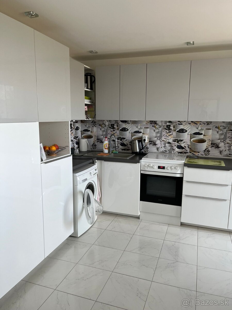 2-izbový byt 59m2 na ul. Žitavská v Senci s balkónom - 6