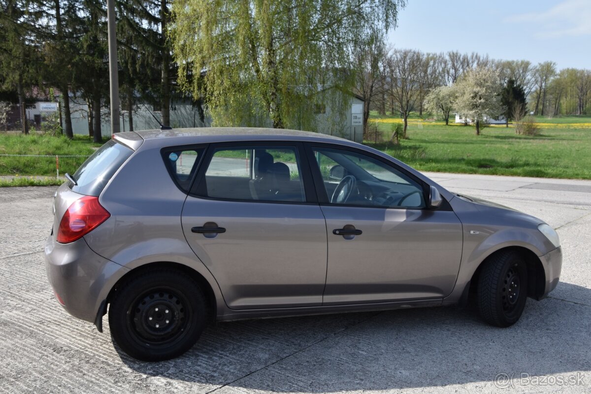 Kia Ceed SW 1.6 CRDi - 6