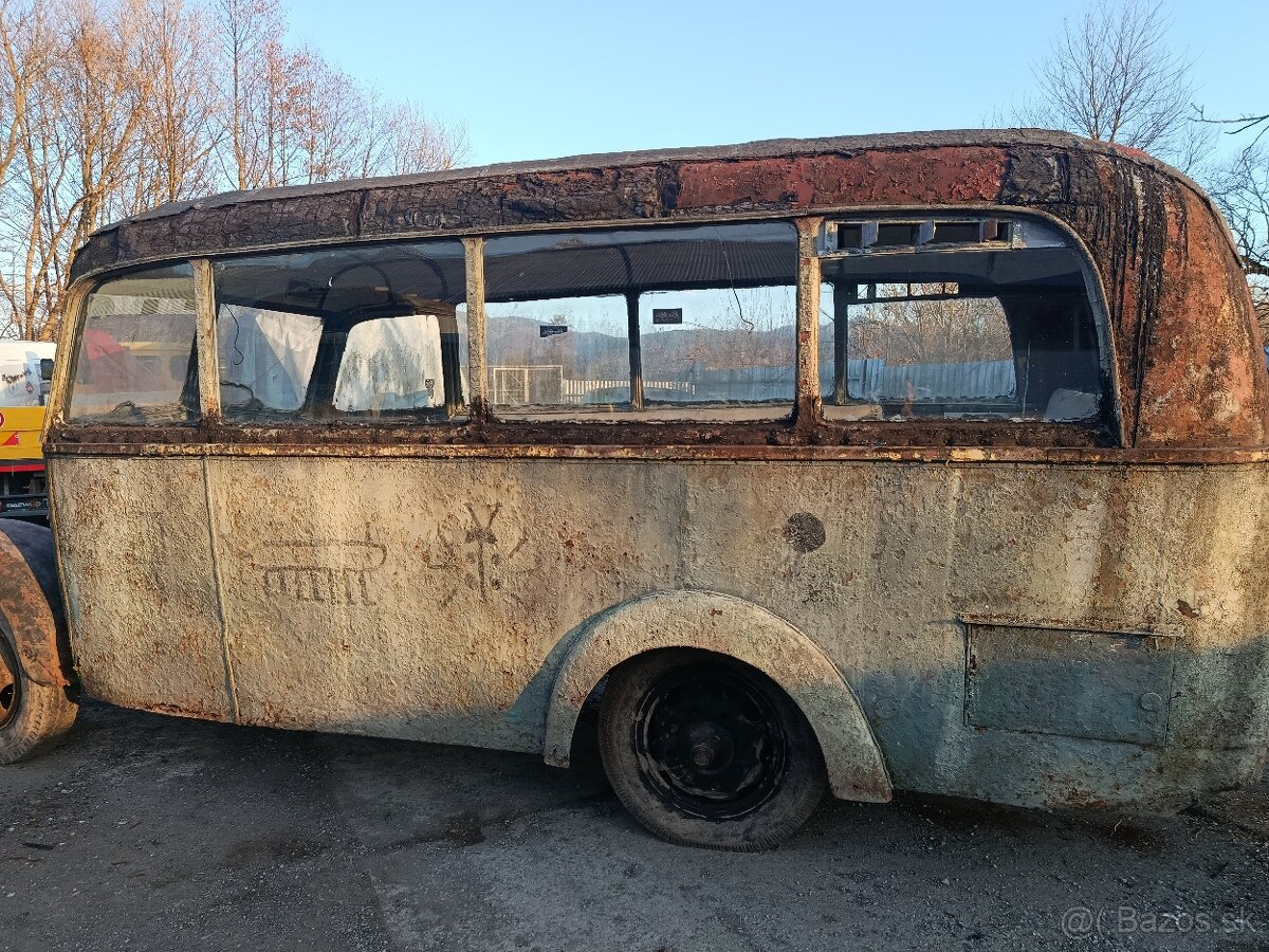 Autobus nemecký (Mercedes) - 6